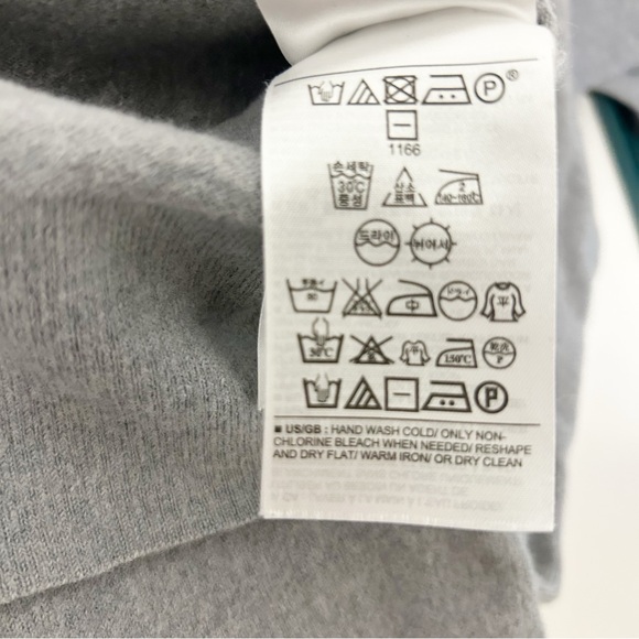 Banana Republic Extra Fine Merino V-Neck Sweater Women’s Sz L Light Gray Soft - Picture 8 of 9